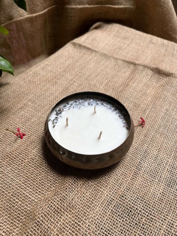 Urli scented Candle-hand made and long burning